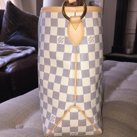 Authentic Louis Vuitton Delightful Bag - Picture 2 of 4